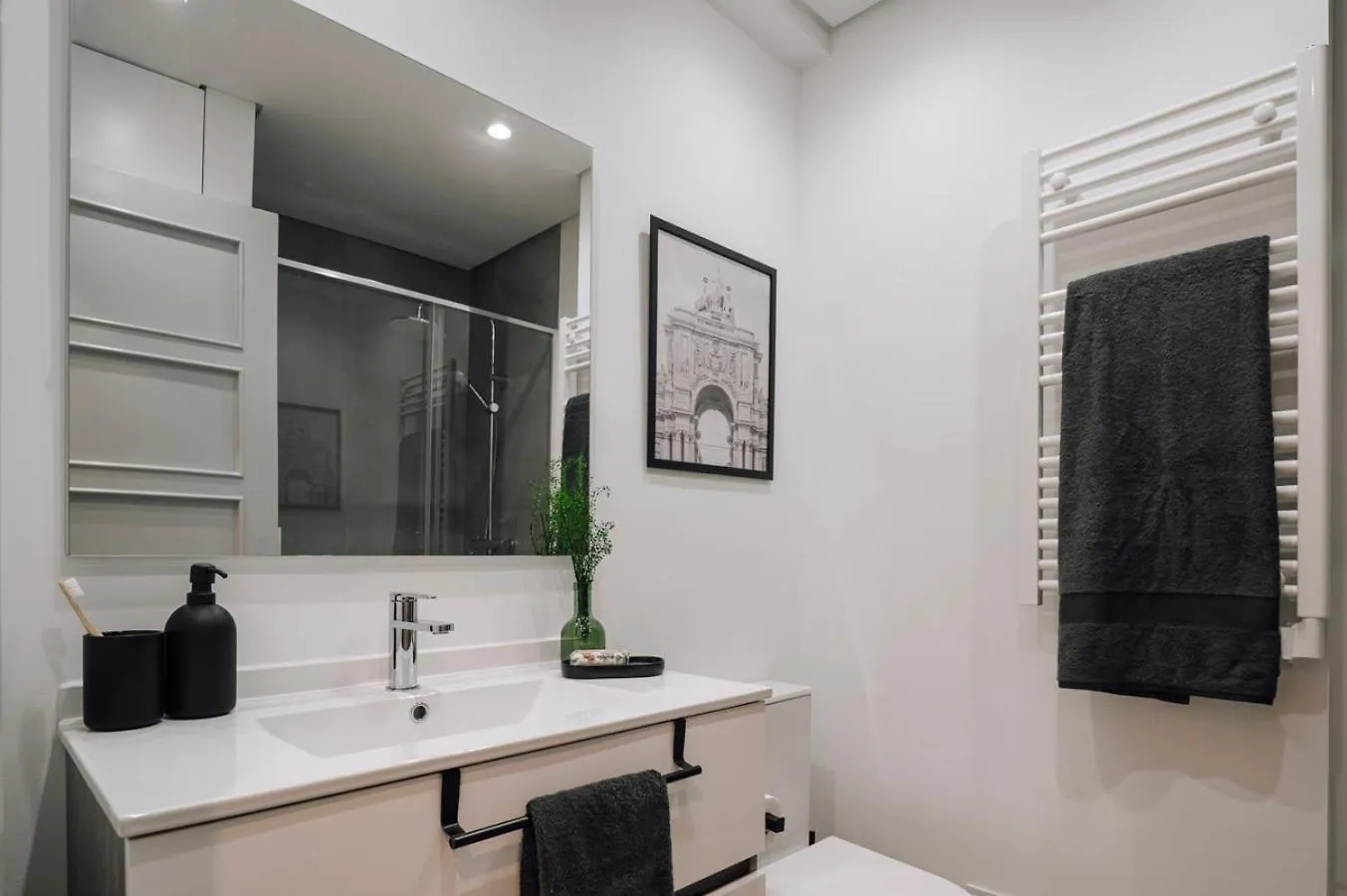 Apartment Estoril - 2 Bedrooms In Estrela Lisbon